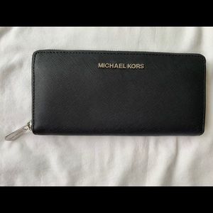 Michael Kors Continental Wallet